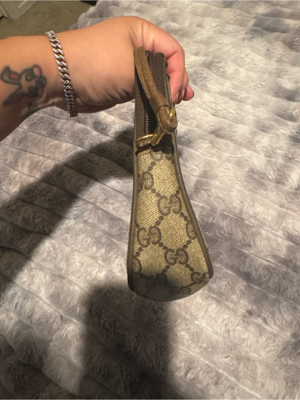 Gucci Brown Beige GG Canvas Crossbody Bag with Gold Accent - Picture 3 of 10